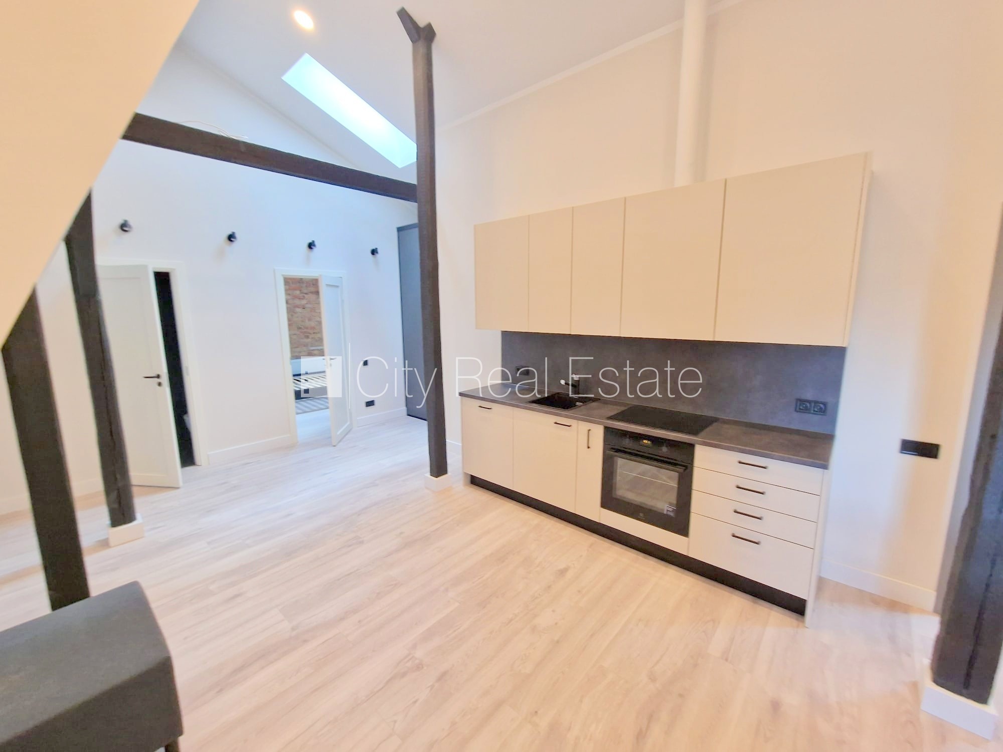 Объявление. Проект - Matīsa 38 (Матиса 38), фасадный дом, реновированный дом, закрытый двор, вход с улицы, Цена: 550 EUR/мес. Foto #2