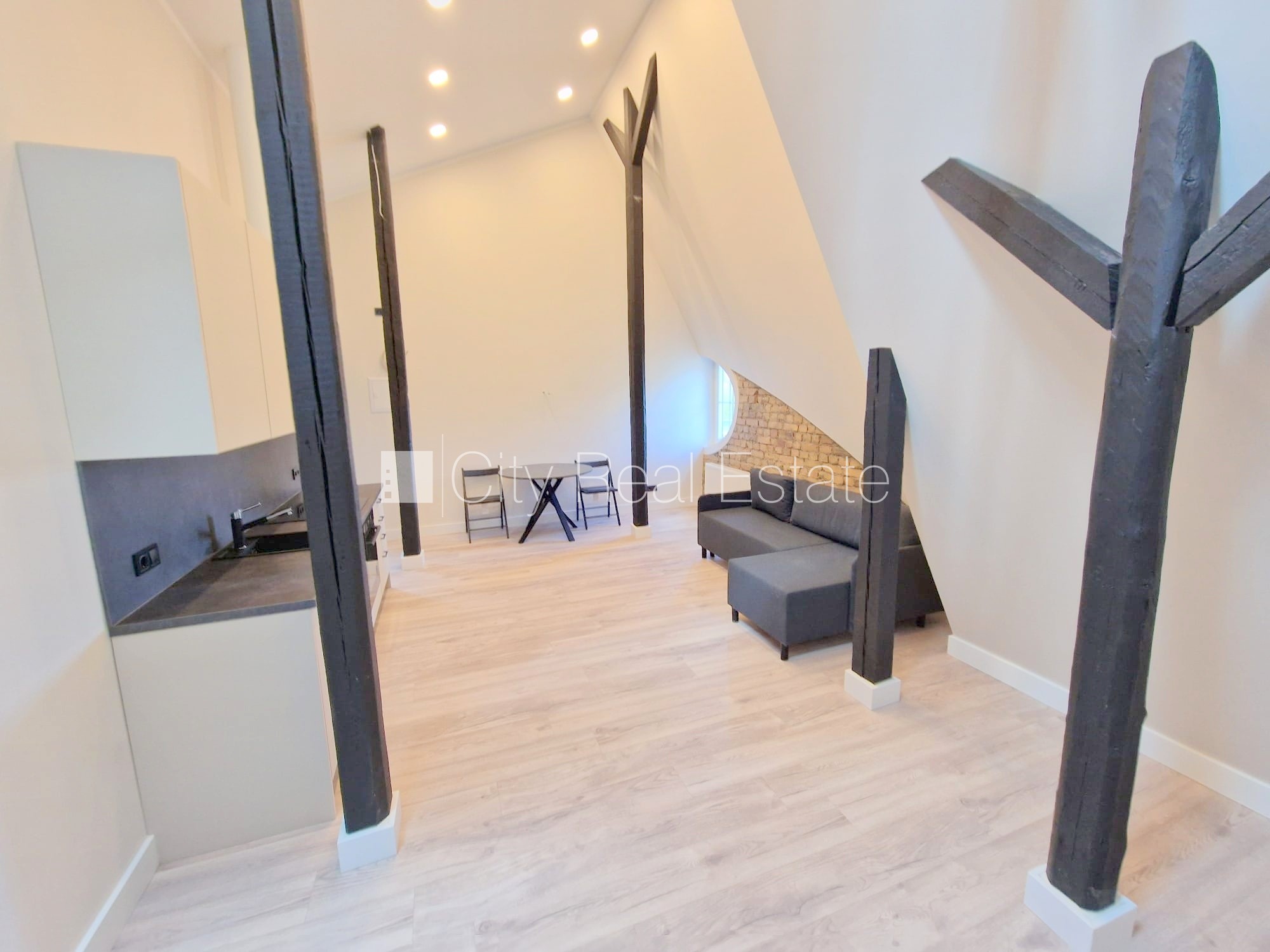 Объявление. Проект - Matīsa 38 (Матиса 38), фасадный дом, реновированный дом, закрытый двор, вход с улицы, Цена: 550 EUR/мес. Foto #9