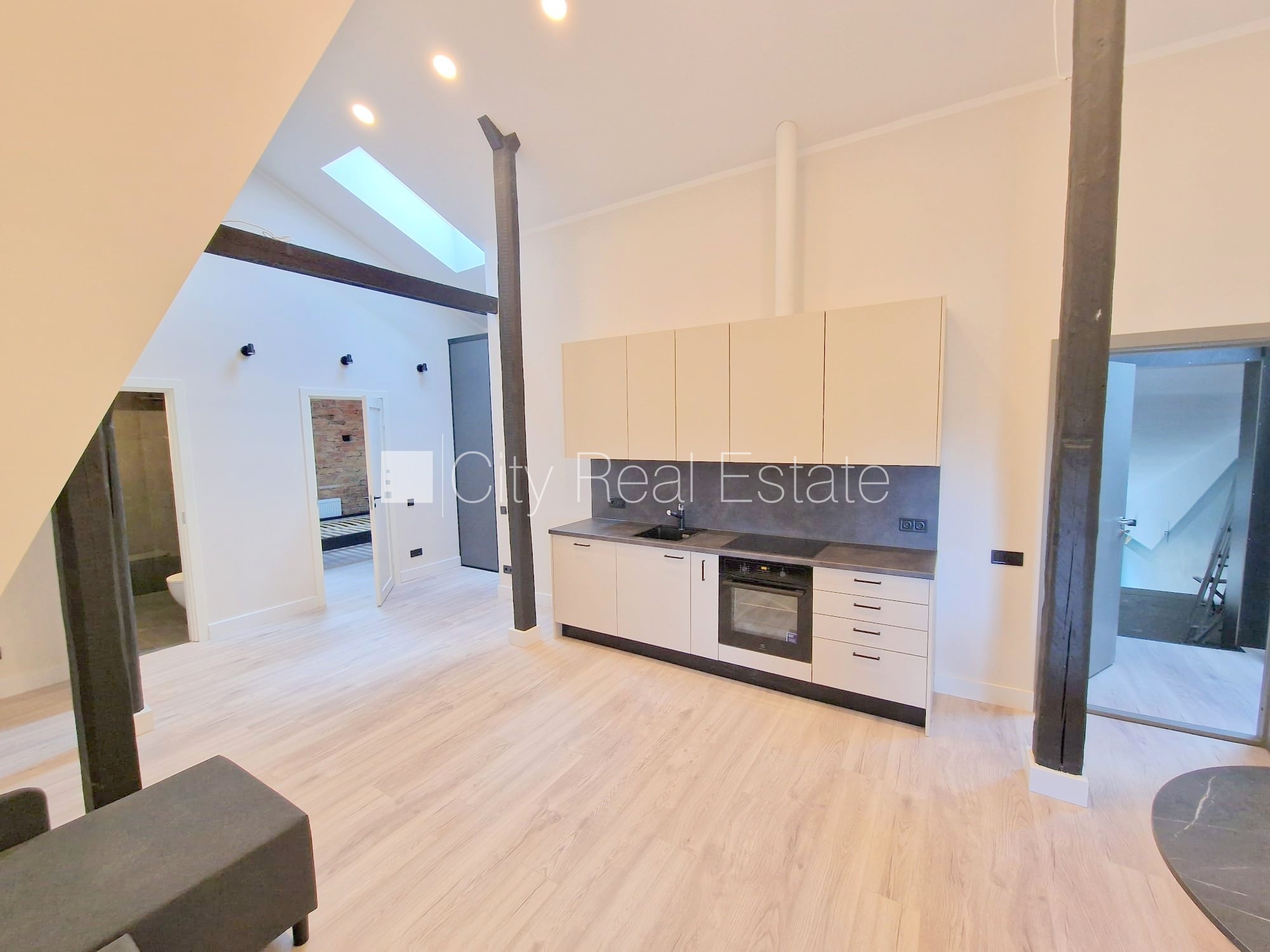 Объявление. Проект - Matīsa 38 (Матиса 38), фасадный дом, реновированный дом, закрытый двор, вход с улицы, Цена: 550 EUR/мес. Foto #1