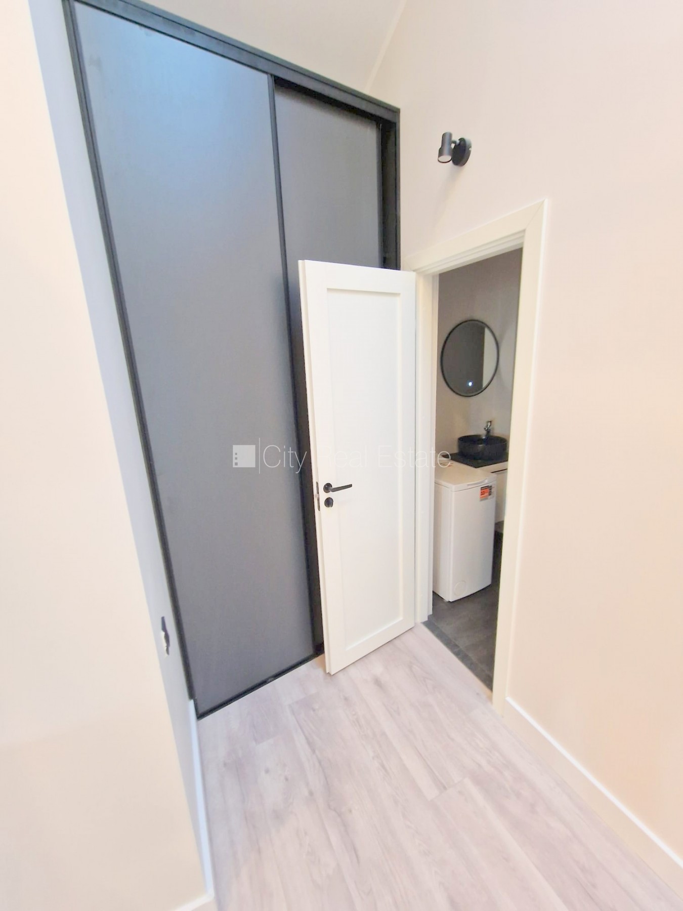 Объявление. Проект - Matīsa 38 (Матиса 38), фасадный дом, реновированный дом, благоустроенный озеленённый двор, Цена: 550 EUR/мес. Foto #13