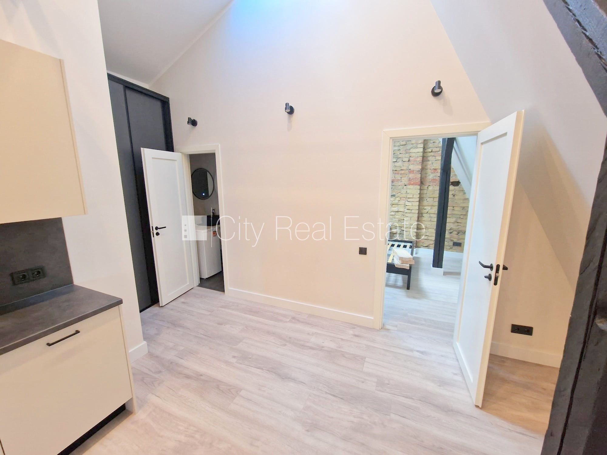 Объявление. Проект - Matīsa 38 (Матиса 38), фасадный дом, реновированный дом, благоустроенный озеленённый двор, Цена: 550 EUR/мес. Foto #8