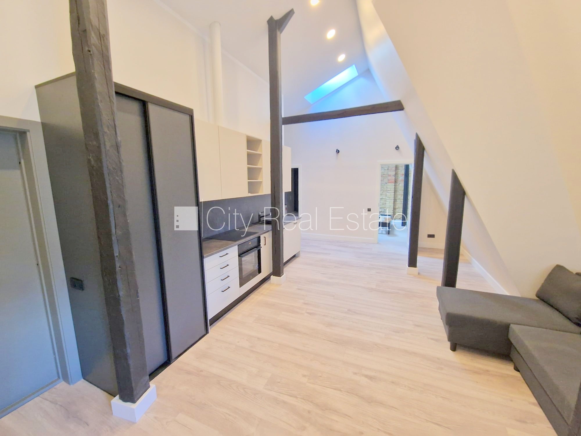 Объявление. Проект - Matīsa 38 (Матиса 38), фасадный дом, реновированный дом, благоустроенный озеленённый двор, Цена: 550 EUR/мес. Foto #1