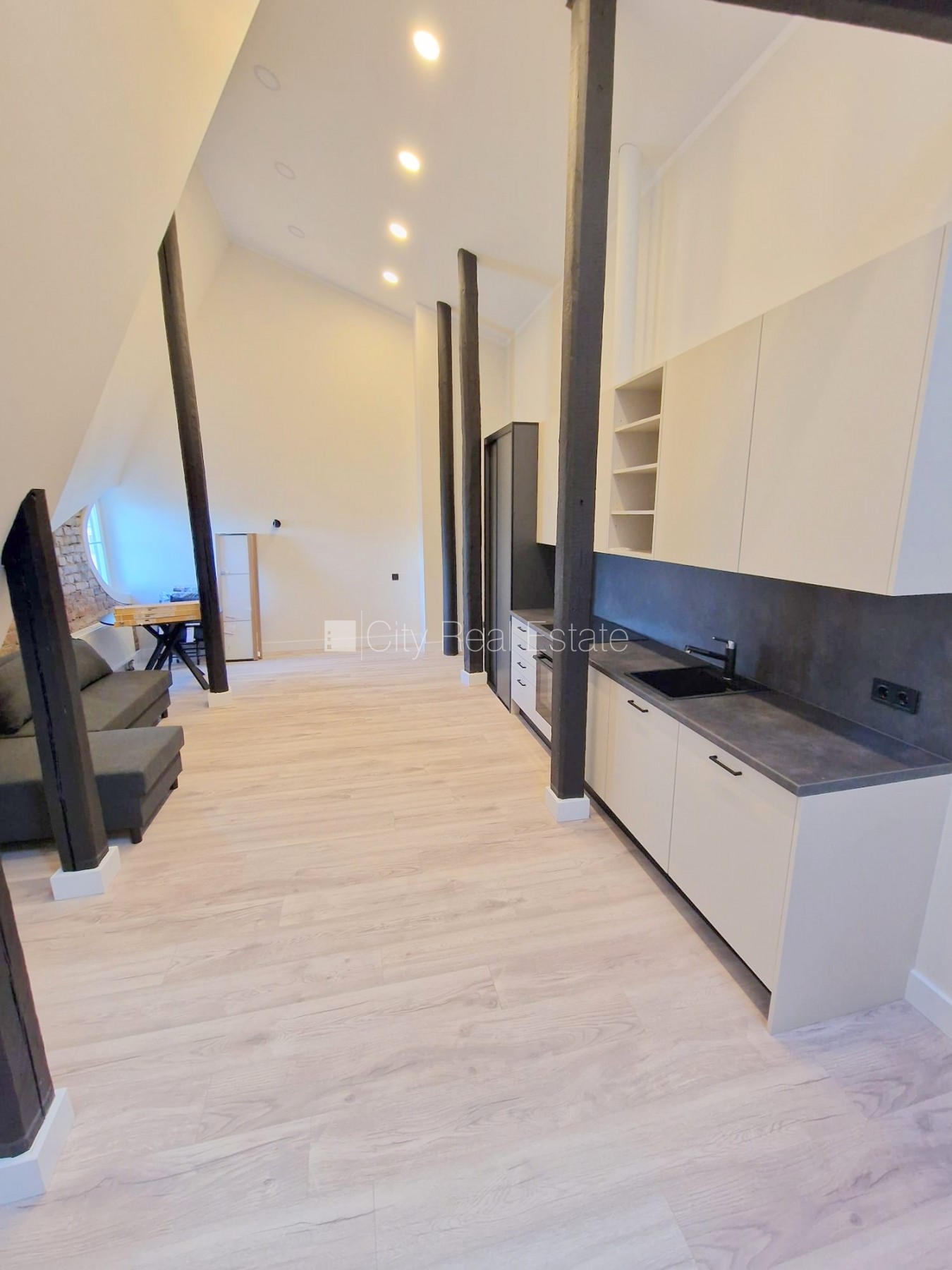 Объявление. Проект - Matīsa 38 (Матиса 38), фасадный дом, реновированный дом, благоустроенный озеленённый двор, Цена: 550 EUR/мес. Foto #4