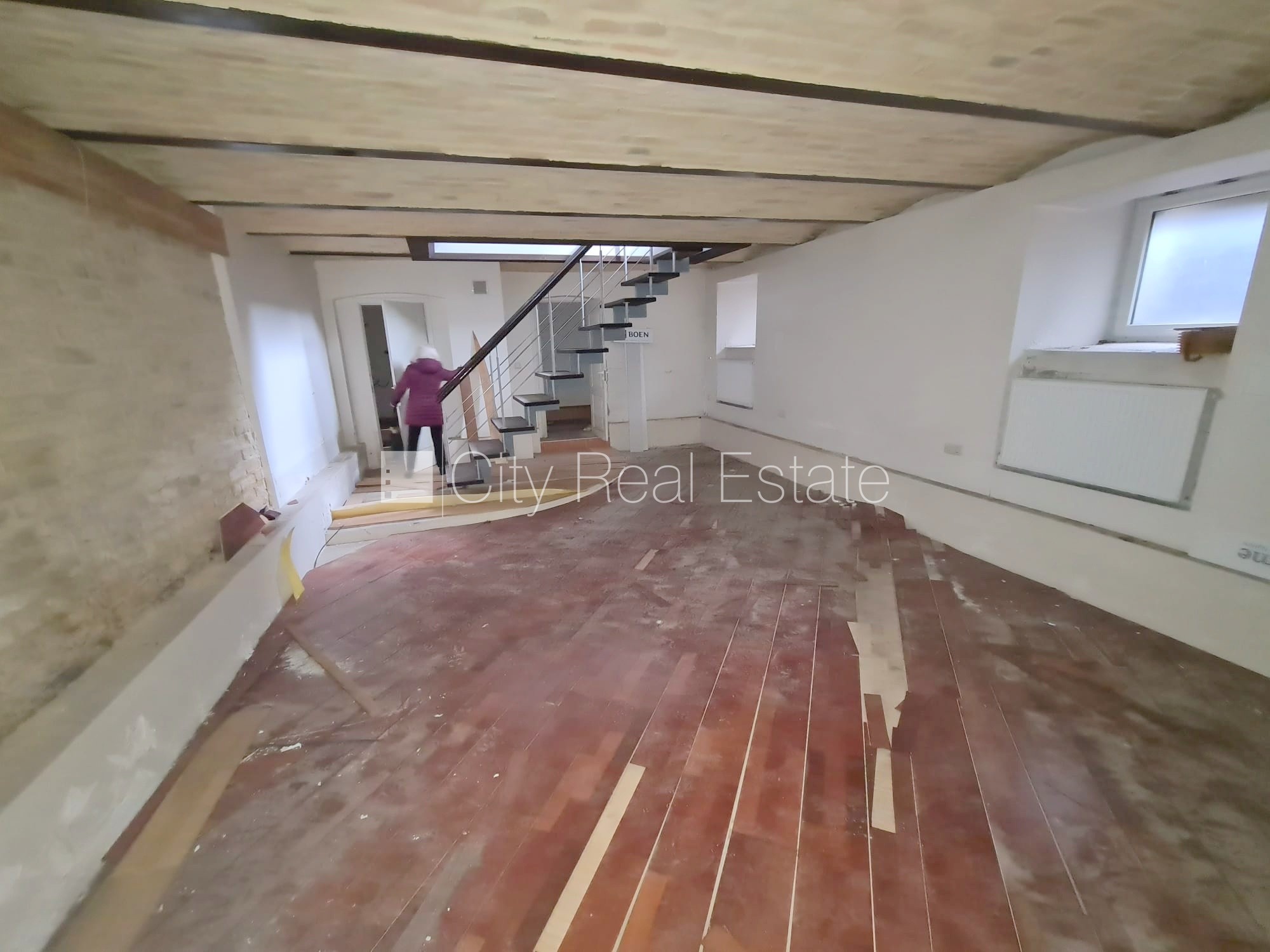 Sludinājumi. Fasādes māja, pagrabstāvā pieejama noliktava, vieta automašīnai, ieeja no ielas, ieeja no pagalma, Cena: 400 EUR/mēn Foto #14