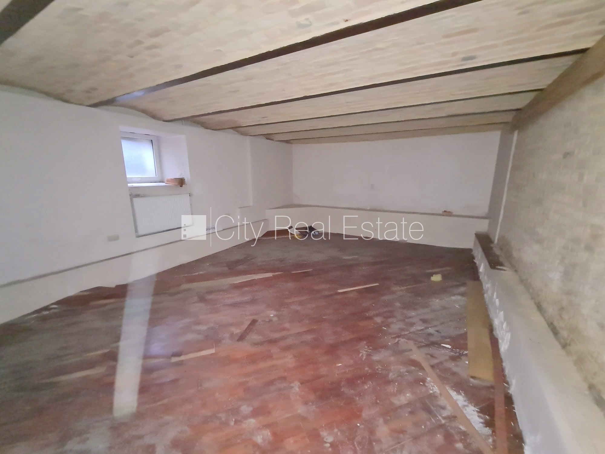 Sludinājumi. Fasādes māja, pagrabstāvā pieejama noliktava, vieta automašīnai, ieeja no ielas, ieeja no pagalma, Cena: 400 EUR/mēn Foto #15