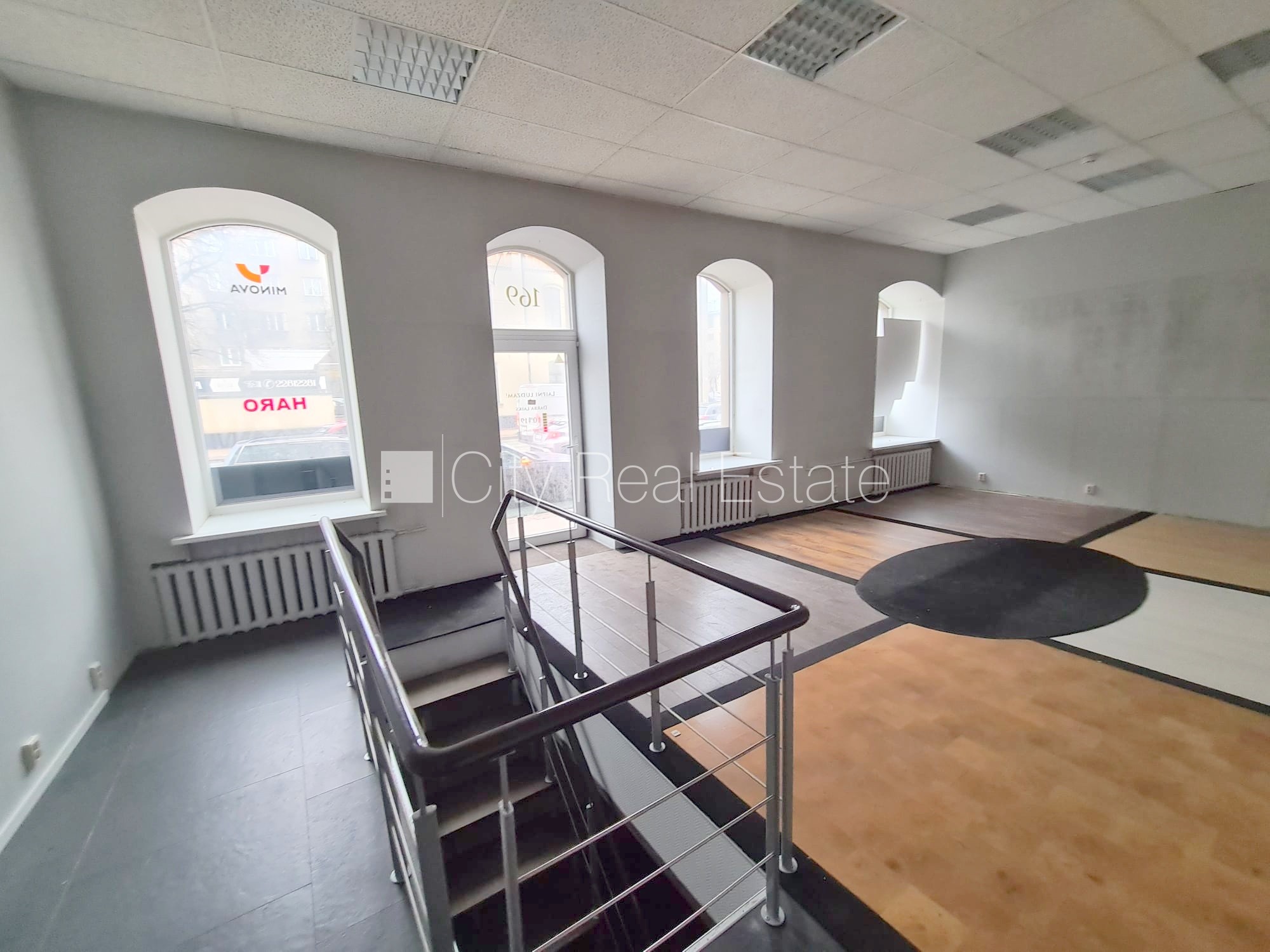 Sludinājumi. Fasādes māja, pagrabstāvā pieejama noliktava, vieta automašīnai, ieeja no ielas, ieeja no pagalma, Cena: 400 EUR/mēn Foto #17