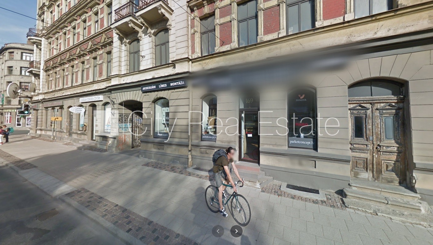 Sludinājumi. Fasādes māja, pagrabstāvā pieejama noliktava, vieta automašīnai, ieeja no ielas, ieeja no pagalma, Cena: 400 EUR/mēn Foto #19