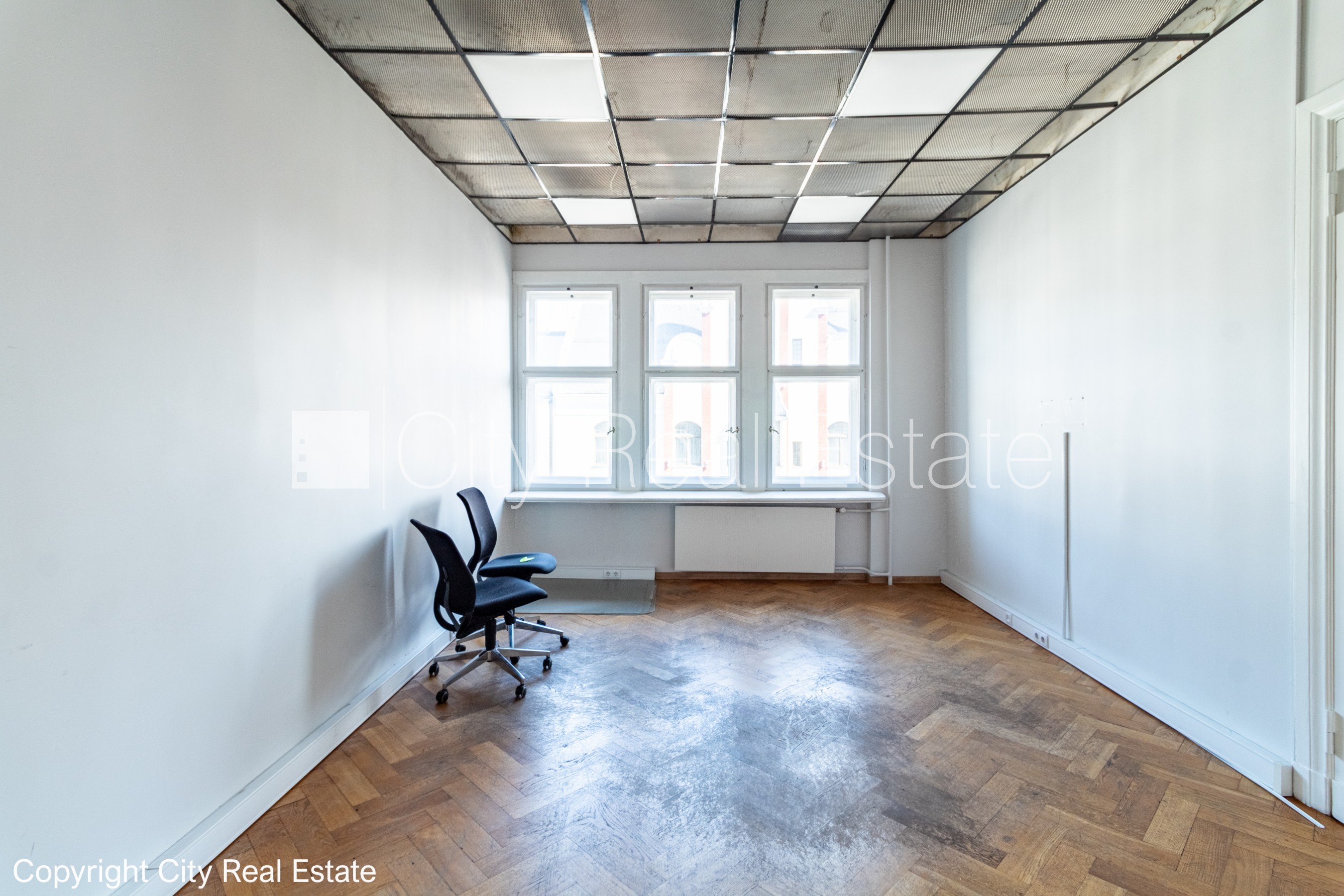 Sludinājumi. Fasādes māja, ieeja no ielas, ir lifts, logi vērsti uz pagalma pusi, logi vērsti uz ielas pusi, Cena: 1260 EUR/mēn Foto #9