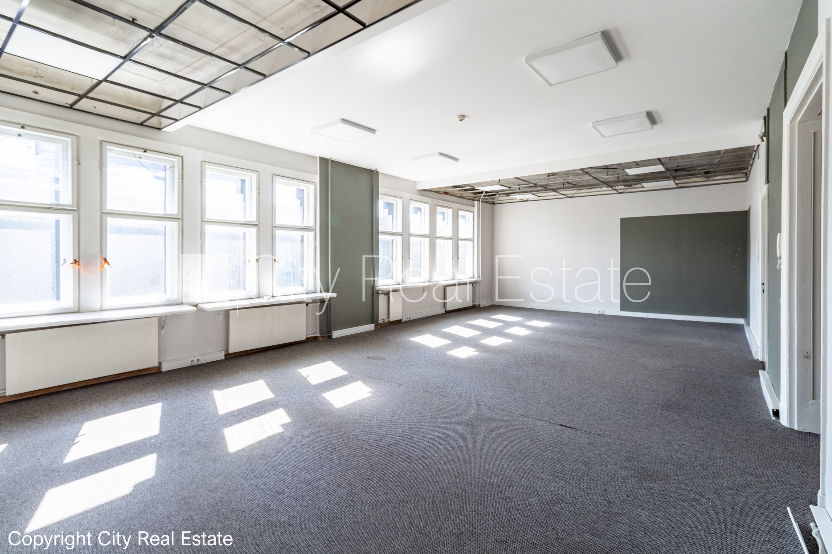 Sludinājumi. Fasādes māja, ieeja no ielas, ir lifts, logi vērsti uz pagalma pusi, logi vērsti uz ielas pusi, Cena: 1260 EUR/mēn Foto #5