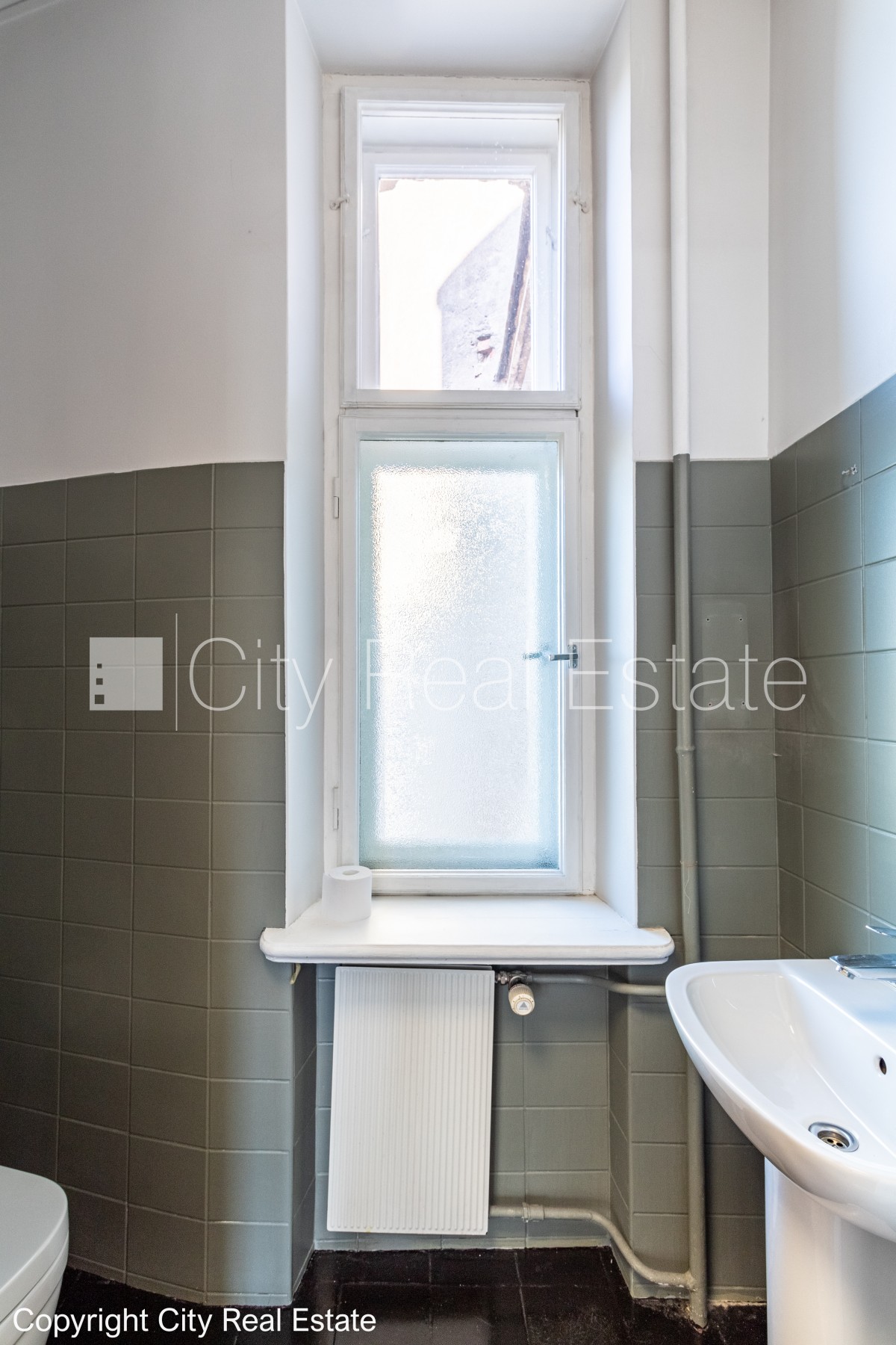 Sludinājumi. Fasādes māja, ieeja no ielas, ir lifts, logi vērsti uz pagalma pusi, logi vērsti uz ielas pusi, Cena: 1260 EUR/mēn Foto #16