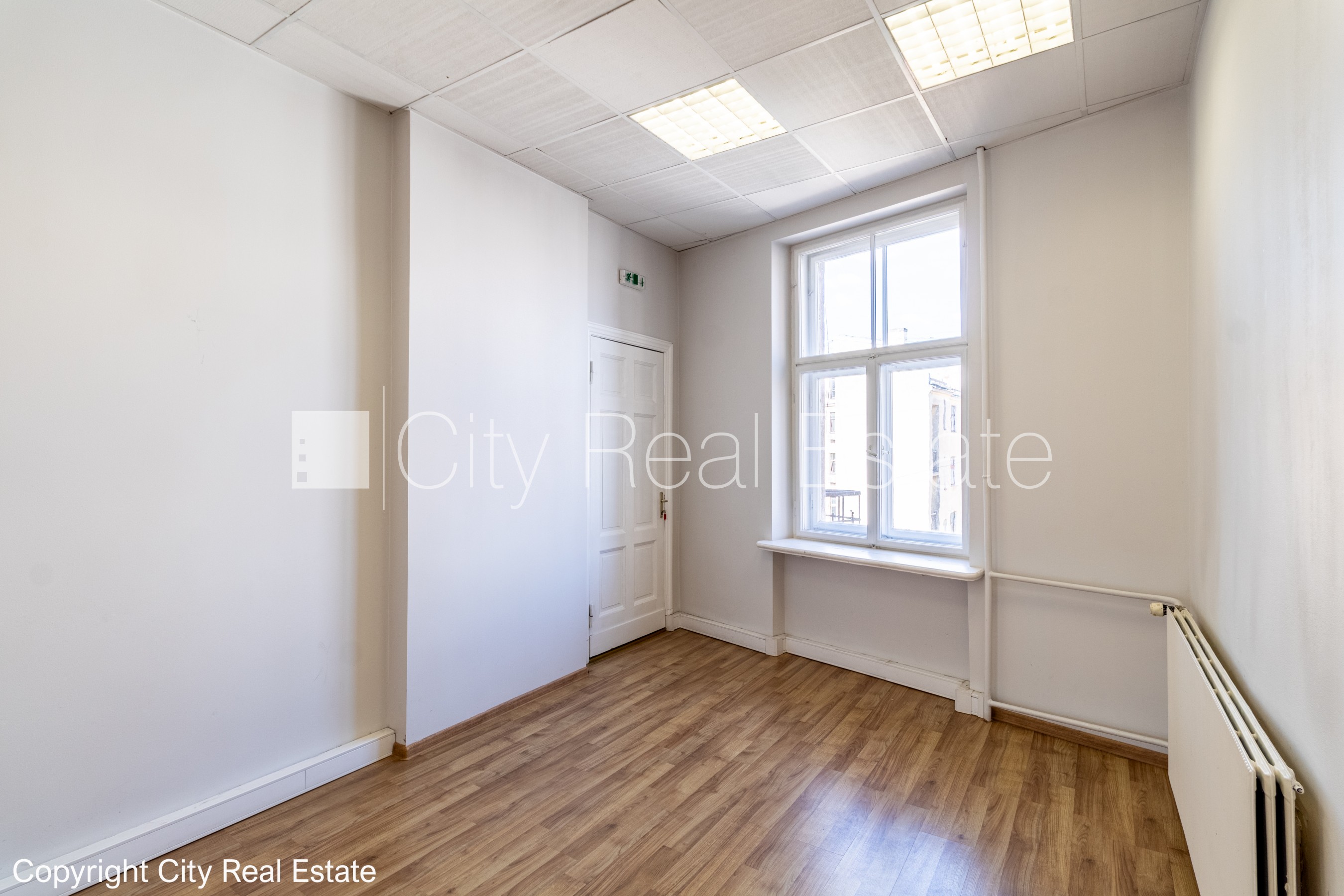 Sludinājumi. Fasādes māja, ieeja no ielas, ir lifts, logi vērsti uz pagalma pusi, logi vērsti uz ielas pusi, Cena: 1260 EUR/mēn Foto #13