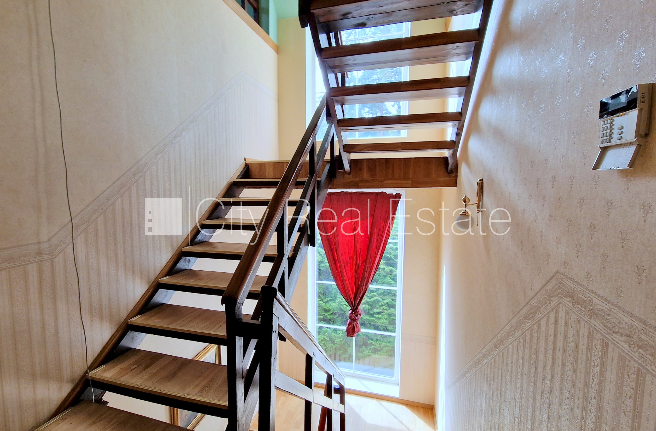 Sludinājumi. Zeme īpašumā, privātmāja, jaunceltne, labiekārtota apzaļumota teritorija 1705 m2, bruģēts Cena: 1.05e+06 EUR Foto #23