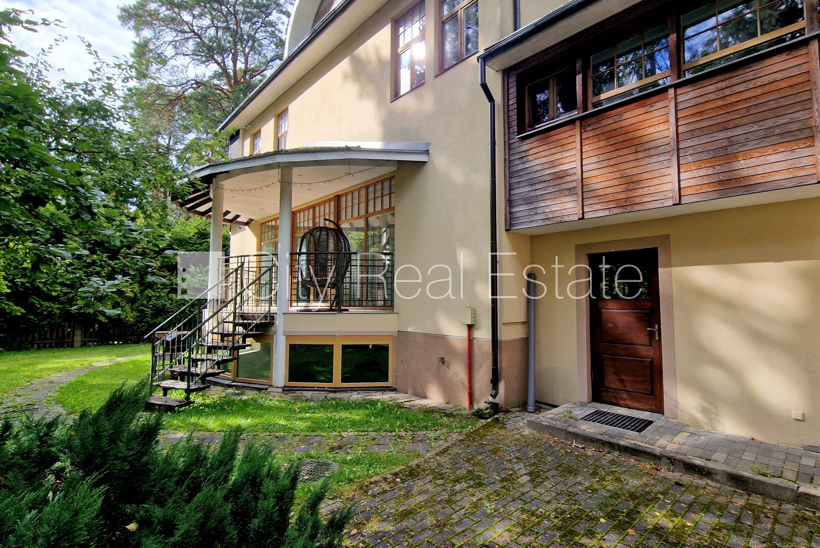 Sludinājumi. Zeme īpašumā, privātmāja, jaunceltne, labiekārtota apzaļumota teritorija 1705 m2, bruģēts Cena: 1.05e+06 EUR Foto #3