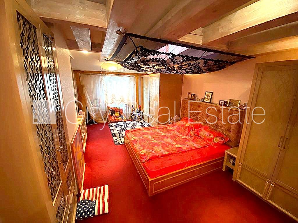 Sludinājumi. Fasādes māja, restaurēta māja, ieeja no ielas un pagalma, ir lifts, balkons, logi vērsti mājas abās Cena: 394000 EUR Foto #7