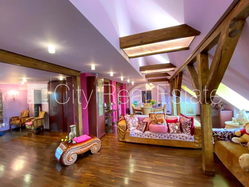 Sludinājumi. Fasādes māja, restaurēta māja, ieeja no ielas un pagalma, ir lifts, balkons, logi vērsti mājas abās Cena: 394000 EUR Foto #14