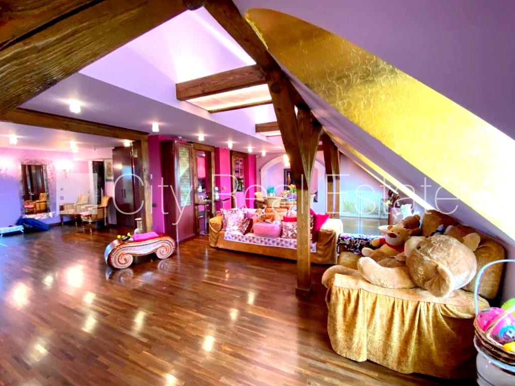 Sludinājumi. Fasādes māja, restaurēta māja, ieeja no ielas un pagalma, ir lifts, balkons, logi vērsti mājas abās Cena: 394000 EUR Foto #15