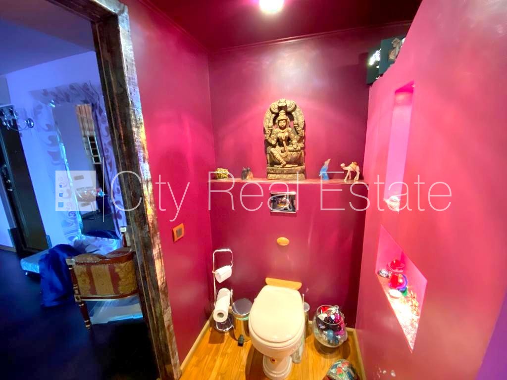 Sludinājumi. Fasādes māja, restaurēta māja, ieeja no ielas un pagalma, ir lifts, balkons, logi vērsti mājas abās Cena: 394000 EUR Foto #19