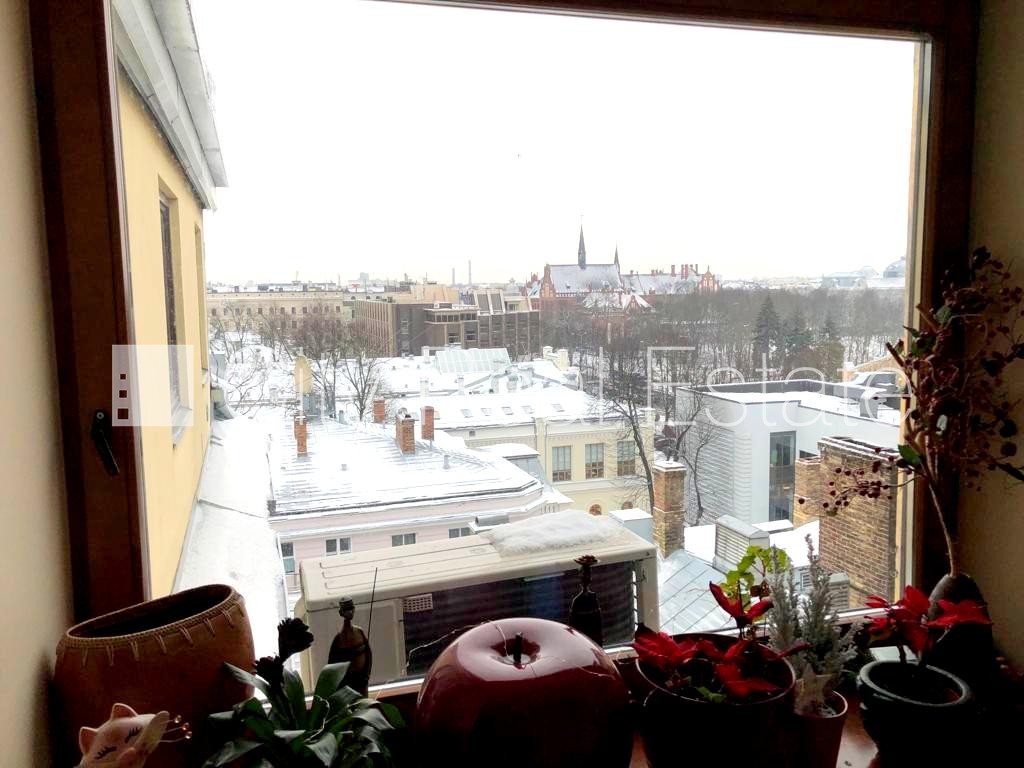 Sludinājumi. Fasādes māja, restaurēta māja, ieeja no ielas un pagalma, ir lifts, balkons, logi vērsti mājas abās Cena: 394000 EUR Foto #24