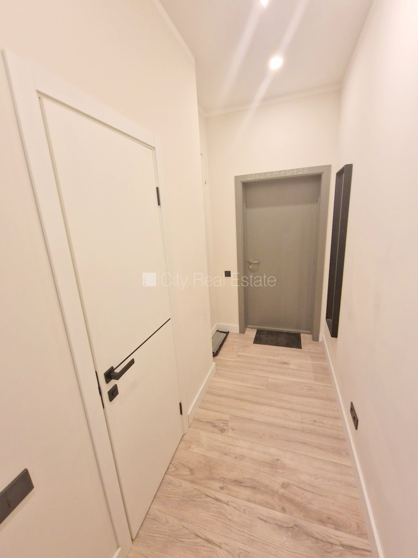 Sludinājumi. Projekts - Matīsa 38, fasādes māja, renovēta māja, labiekārtots apzaļumots pagalms, slēgts pagalms, Cena: 330 EUR/mēn Foto #18