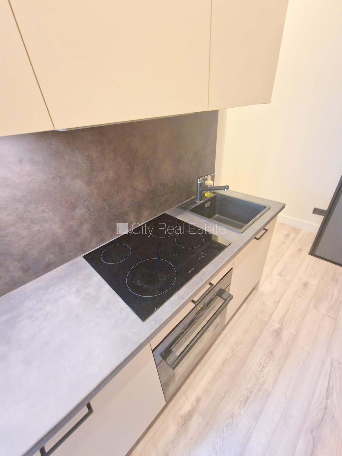 Sludinājumi. Projekts - Matīsa 38, fasādes māja, renovēta māja, labiekārtots apzaļumots pagalms, slēgts pagalms, Cena: 330 EUR/mēn Foto #10