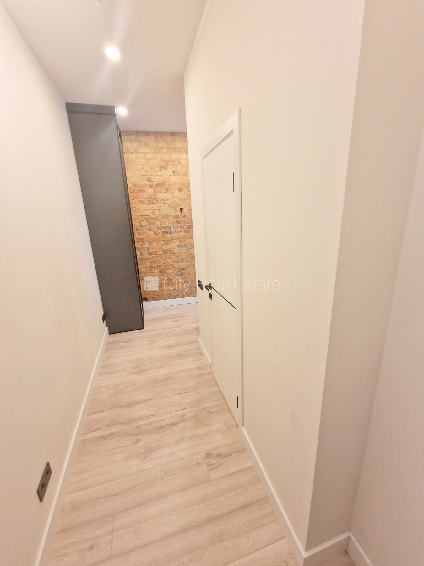 Sludinājumi. Projekts - Matīsa 38, fasādes māja, renovēta māja, labiekārtots apzaļumots pagalms, slēgts pagalms, Cena: 330 EUR/mēn Foto #12