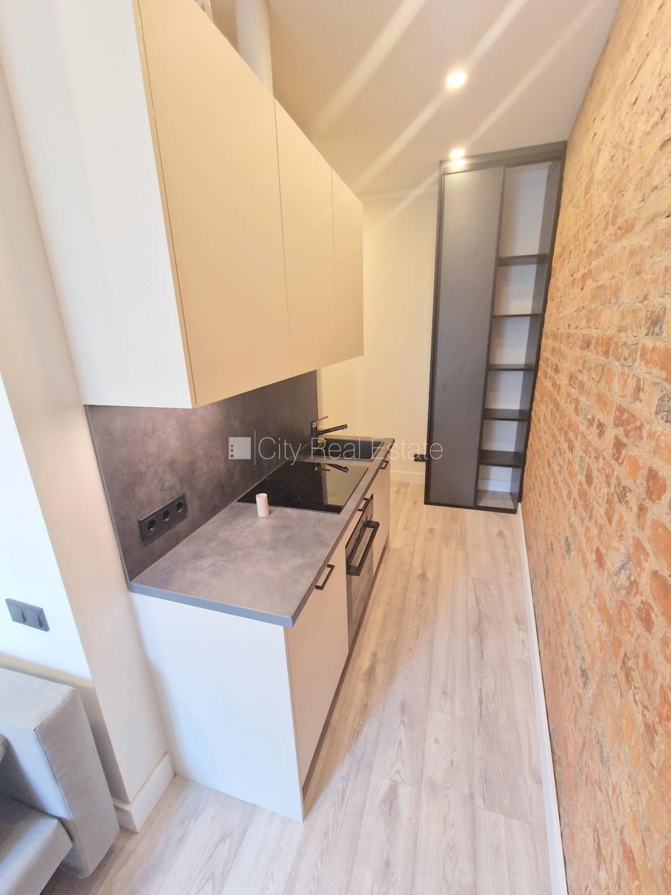 Sludinājumi. Projekts - Matīsa 38, fasādes māja, renovēta māja, labiekārtots apzaļumots pagalms, slēgts pagalms, Cena: 330 EUR/mēn Foto #3