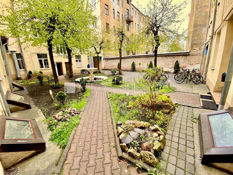 Sludinājumi. Projekts - Matīsa 38, fasādes māja, renovēta māja, slēgts pagalms, ieeja no ielas un pagalma, kāpņu Cena: 450 EUR/mēn Foto #12