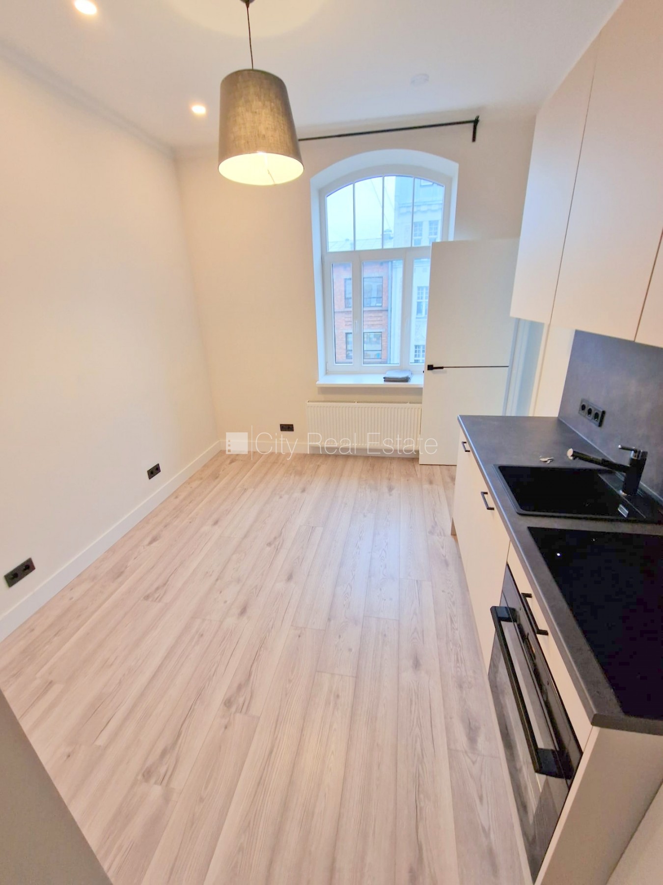 Sludinājumi. Projekts - Matīsa 38, fasādes māja, renovēta māja, slēgts pagalms, ieeja no ielas un pagalma, kāpņu Cena: 450 EUR/mēn Foto #7