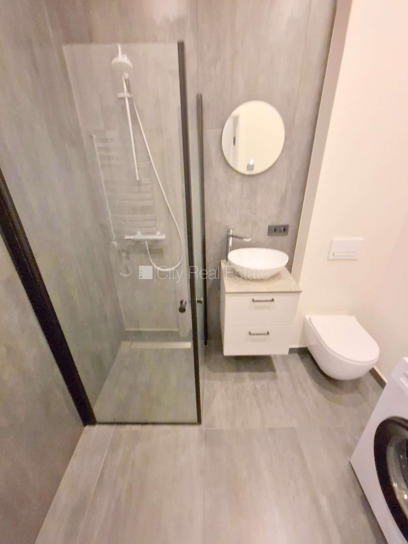 Sludinājumi. Projekts - Matīsa 38, fasādes māja, renovēta māja, slēgts pagalms, ieeja no ielas un pagalma, kāpņu Cena: 450 EUR/mēn Foto #11