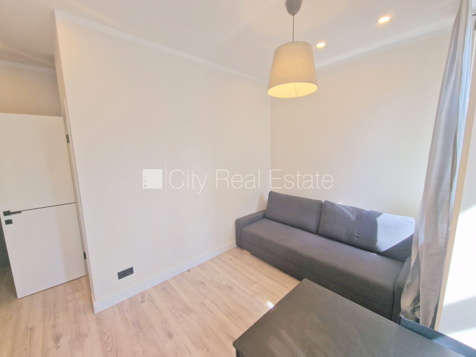 Sludinājumi. Projekts - Matīsa 38, fasādes māja, renovēta māja, labiekārtots apzaļumots pagalms, slēgts pagalms, Cena: 330 EUR/mēn Foto #5