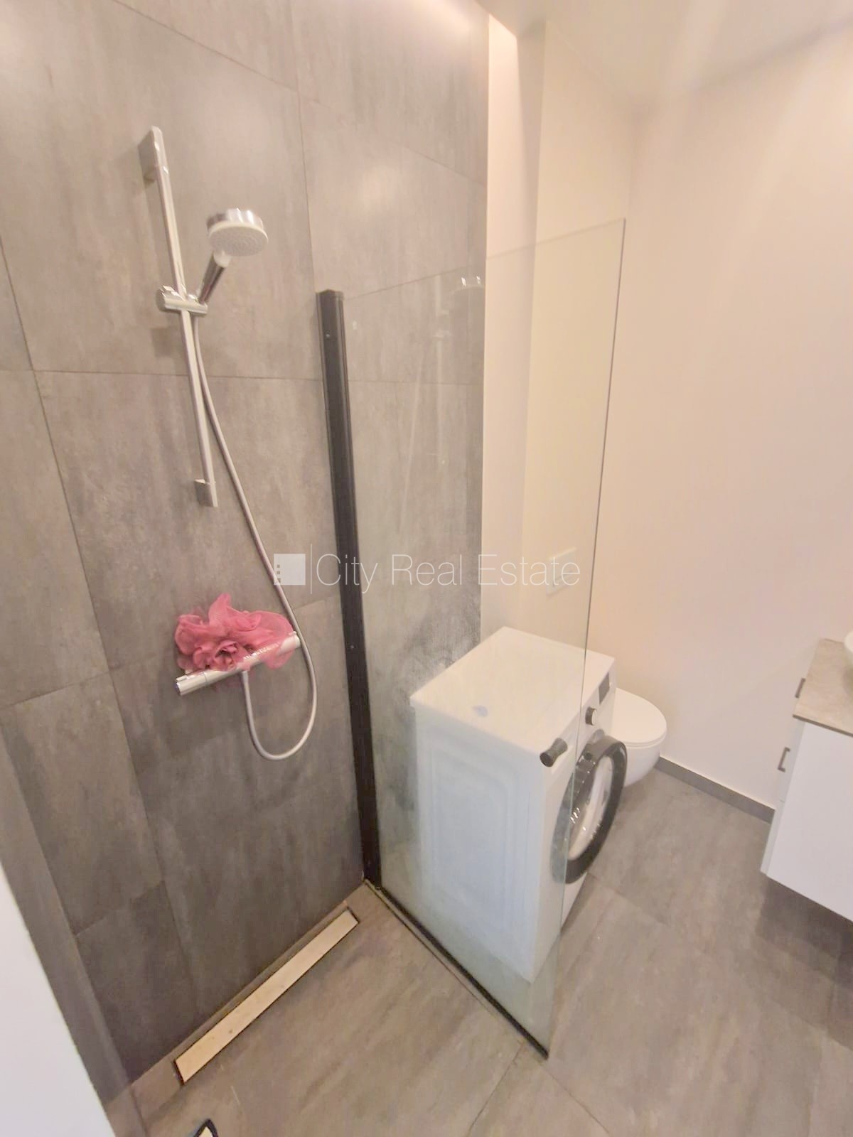 Sludinājumi. Projekts - Matīsa 38, fasādes māja, renovēta māja, labiekārtots apzaļumots pagalms, slēgts pagalms, Cena: 330 EUR/mēn Foto #11