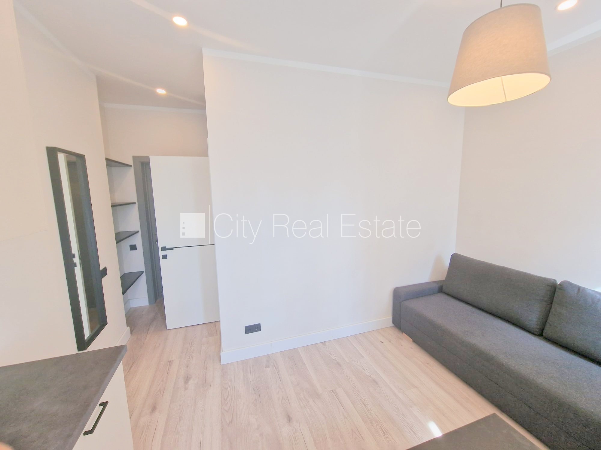 Sludinājumi. Projekts - Matīsa 38, fasādes māja, renovēta māja, labiekārtots apzaļumots pagalms, slēgts pagalms, Cena: 330 EUR/mēn Foto #7