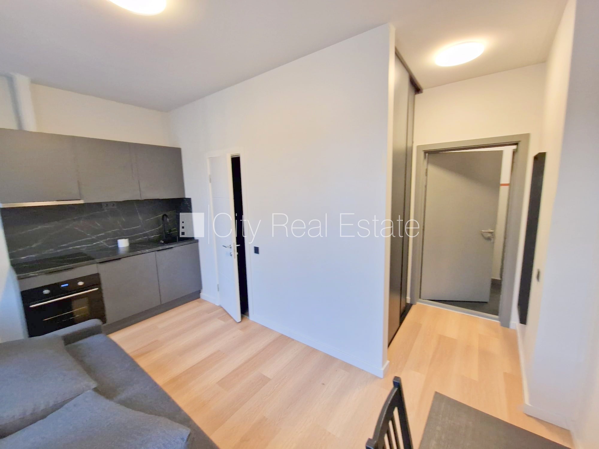 Sludinājumi. Projekts - Matīsa 38, pagalma māja, renovēta māja, labiekārtots apzaļumots pagalms, slēgts pagalms, Cena: 320 EUR/mēn Foto #2