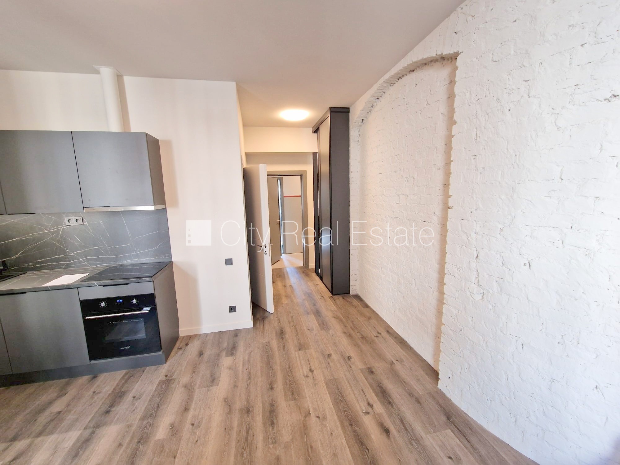 Sludinājumi. Projekts - Matīsa 38, pagalma ēka, renovēta māja, labiekārtots apzaļumots pagalms, ieeja no ielas Cena: 420 EUR/mēn Foto #7