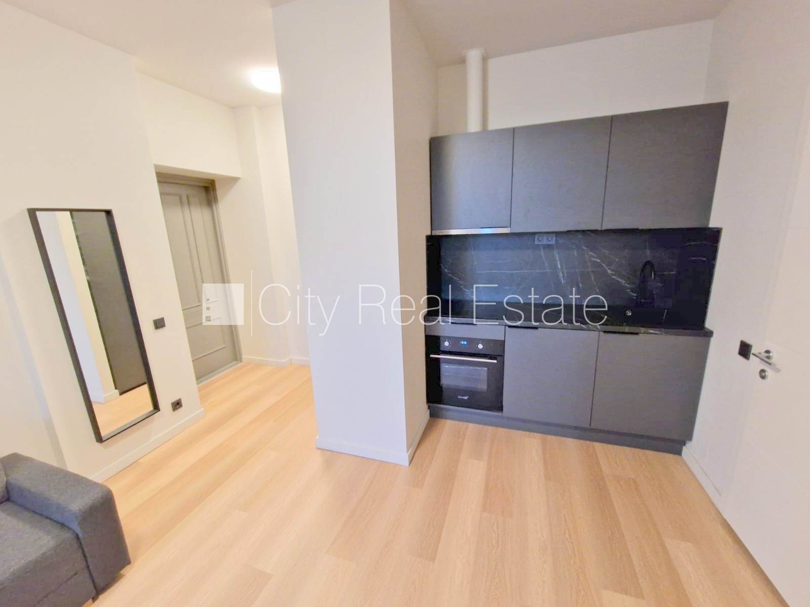 Sludinājumi. Projekts - Matīsa 38, pagalma ēka, renovēta māja, labiekārtots apzaļumots pagalms, ieeja no ielas Cena: 500 EUR/mēn Foto #2