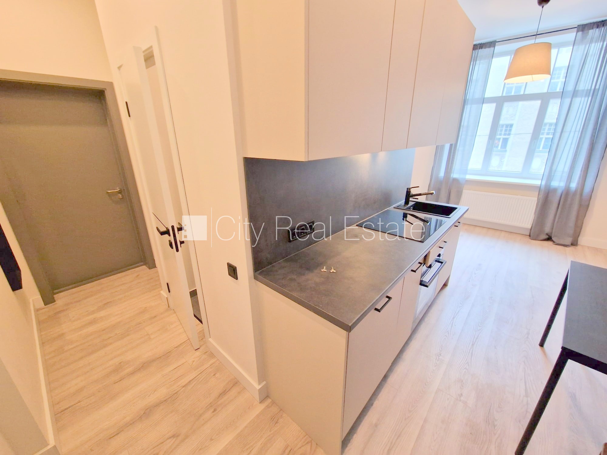 Sludinājumi. Projekts - Matīsa 38, fasādes māja, renovēta māja, labiekārtots apzaļumots pagalms, ieeja no ielas, Cena: 360 EUR/mēn Foto #4