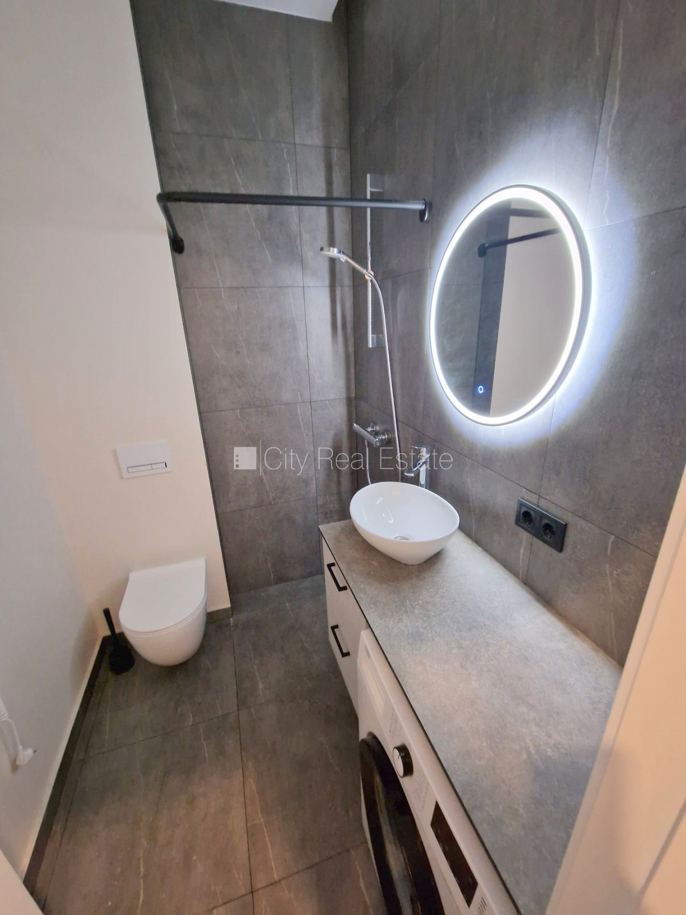 Sludinājumi. Projekts - Matīsa 38, fasādes māja, renovēta māja, labiekārtots apzaļumots pagalms, ieeja no ielas, Cena: 360 EUR/mēn Foto #19