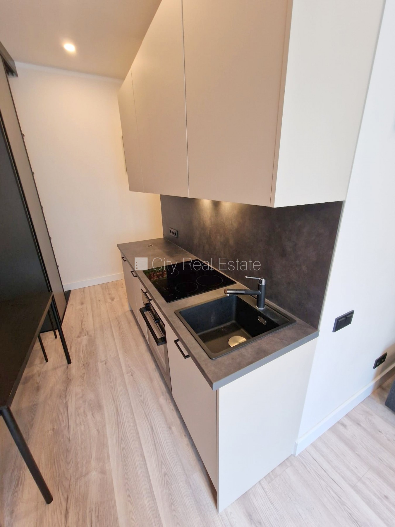 Sludinājumi. Projekts - Matīsa 38, fasādes māja, renovēta māja, labiekārtots apzaļumots pagalms, ieeja no ielas, Cena: 360 EUR/mēn Foto #12