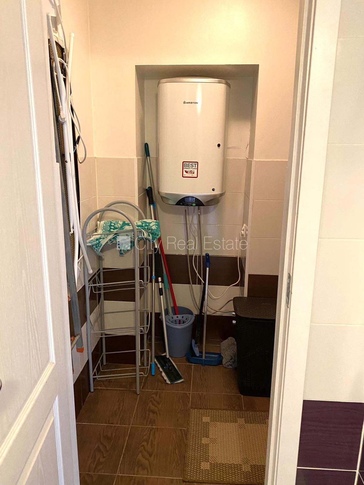 Sludinājumi. Pagalma māja, renovēta māja, logi vērsti uz pagalma pusi, guļamistabu skaits 3 gab., viesistaba, Cena: 850 EUR/mēn Foto #13