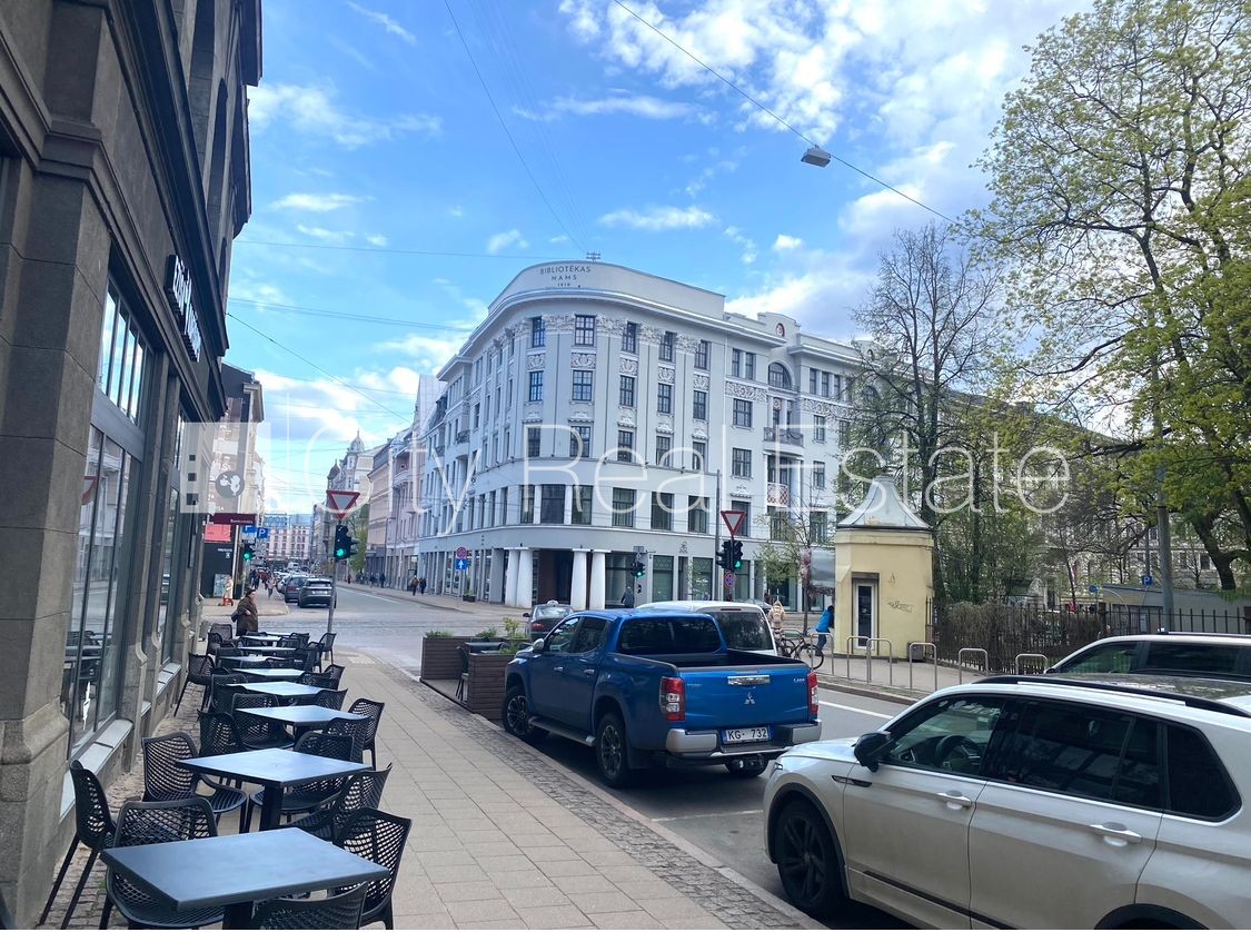 Sludinājumi. Pagalma māja, renovēta māja, logi vērsti uz pagalma pusi, guļamistabu skaits 3 gab., viesistaba, Cena: 850 EUR/mēn Foto #15