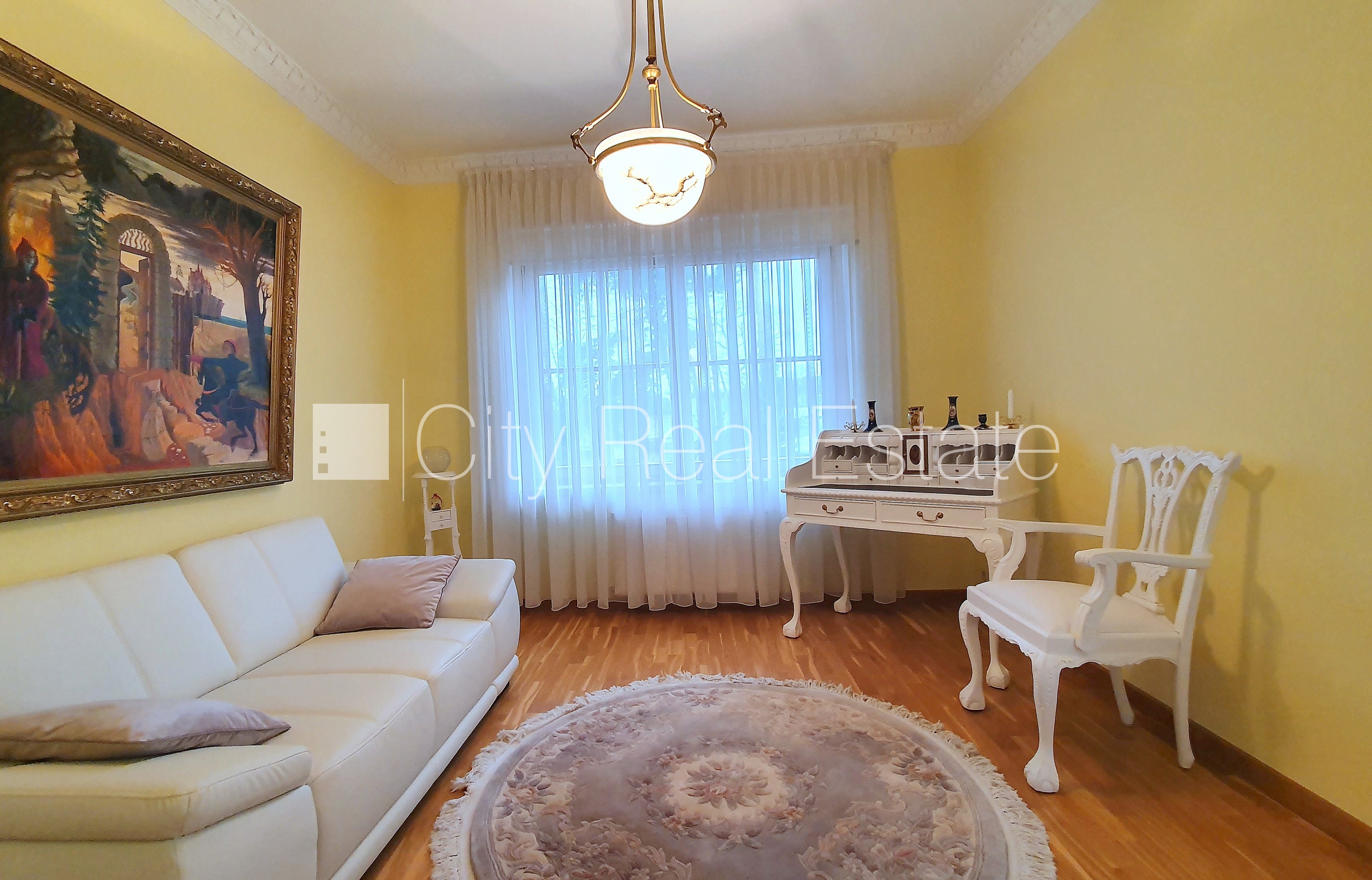 Sludinājumi. Privātmāja, labiekārtots apzaļumots pagalms, garāža vienai automašīnai, divas terases, guļamistabu Cena: 3500 EUR/mēn Foto #14