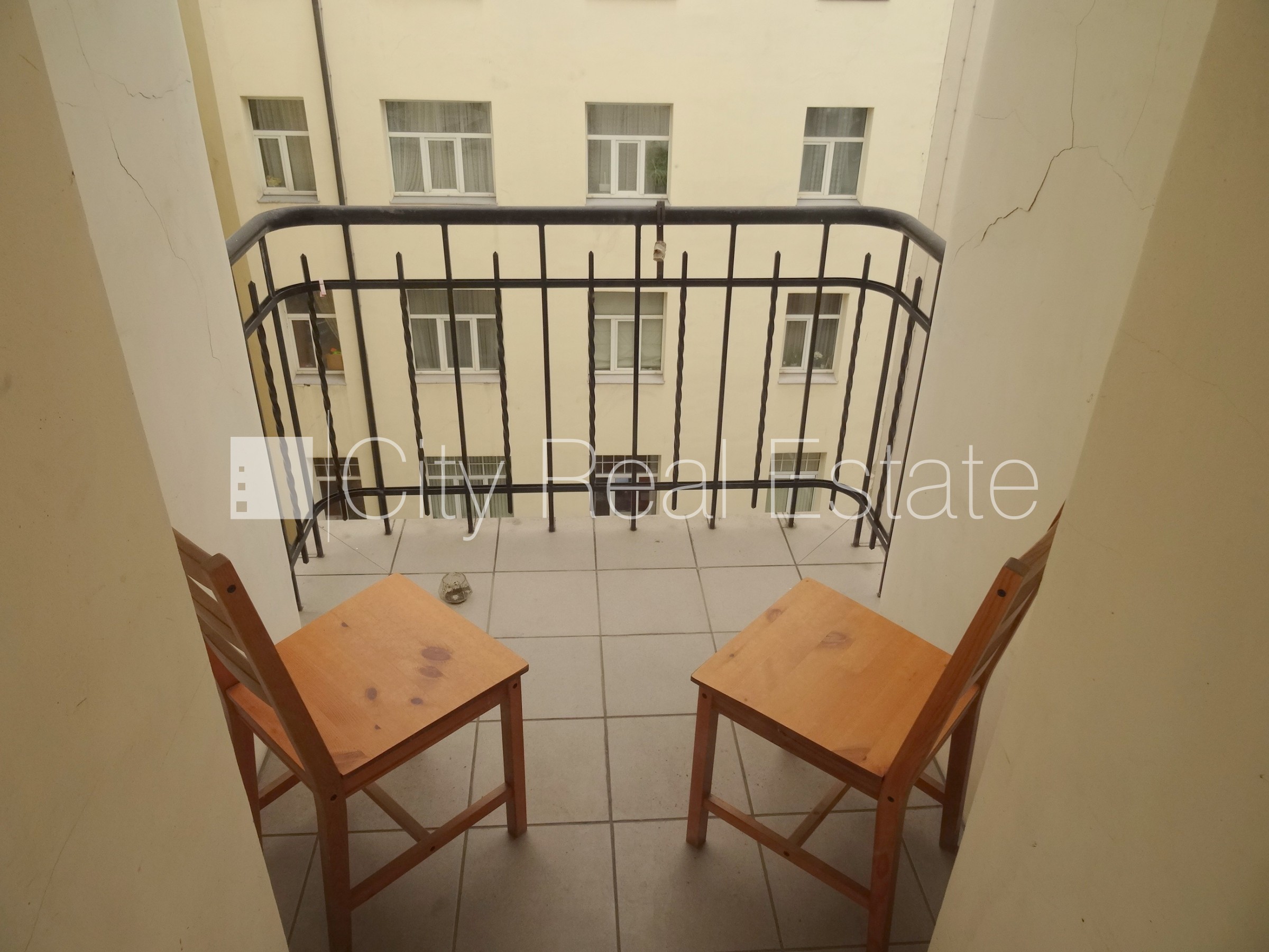 Sludinājumi. Fasādes māja, renovēta māja, slēgts pagalms, ieeja no ielas, ir lifts, kāpņu telpa pēc kosmētiskā Cena: 1065 EUR/mēn Foto #17