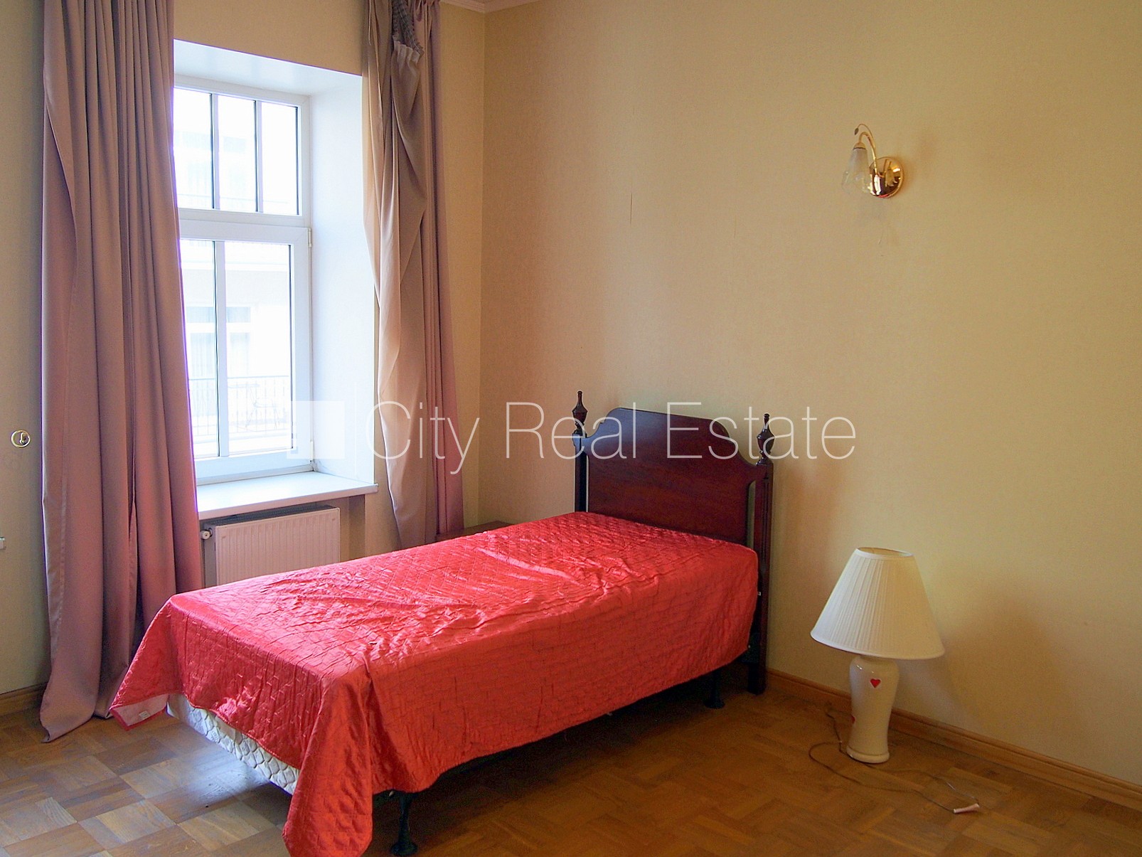 Sludinājumi. Fasādes māja, renovēta māja, slēgts pagalms, ieeja no ielas, ir lifts, kāpņu telpa pēc kosmētiskā Cena: 1065 EUR/mēn Foto #10