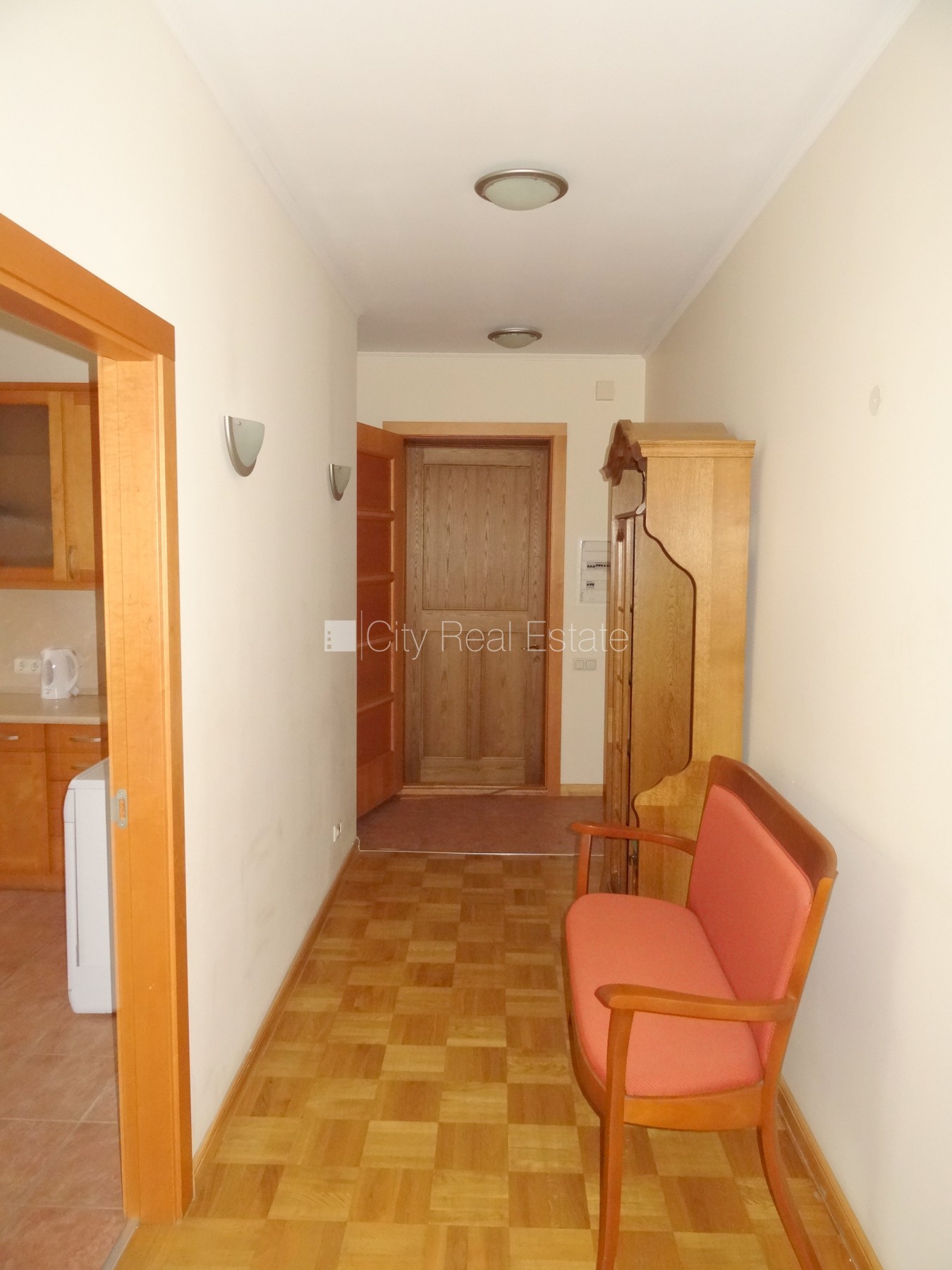 Sludinājumi. Fasādes māja, renovēta māja, slēgts pagalms, ieeja no ielas, ir lifts, kāpņu telpa pēc kosmētiskā Cena: 1065 EUR/mēn Foto #22