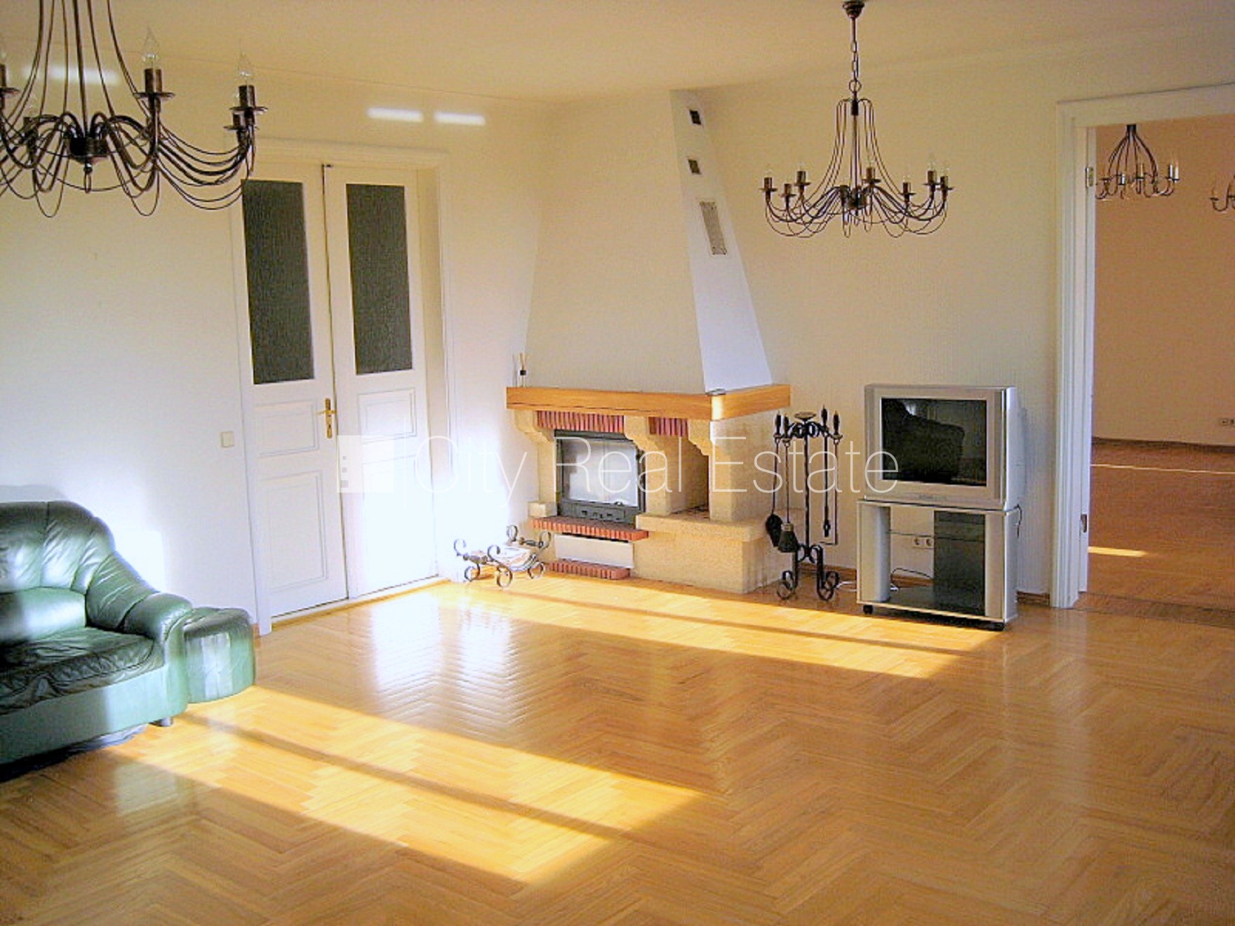 Sludinājumi. Fasādes māja, renovēta māja, ķieģeļu mūra sienas, fasāde ar dekoratīvo apmetumu, labiekārtota Cena: 398000 EUR Foto #6