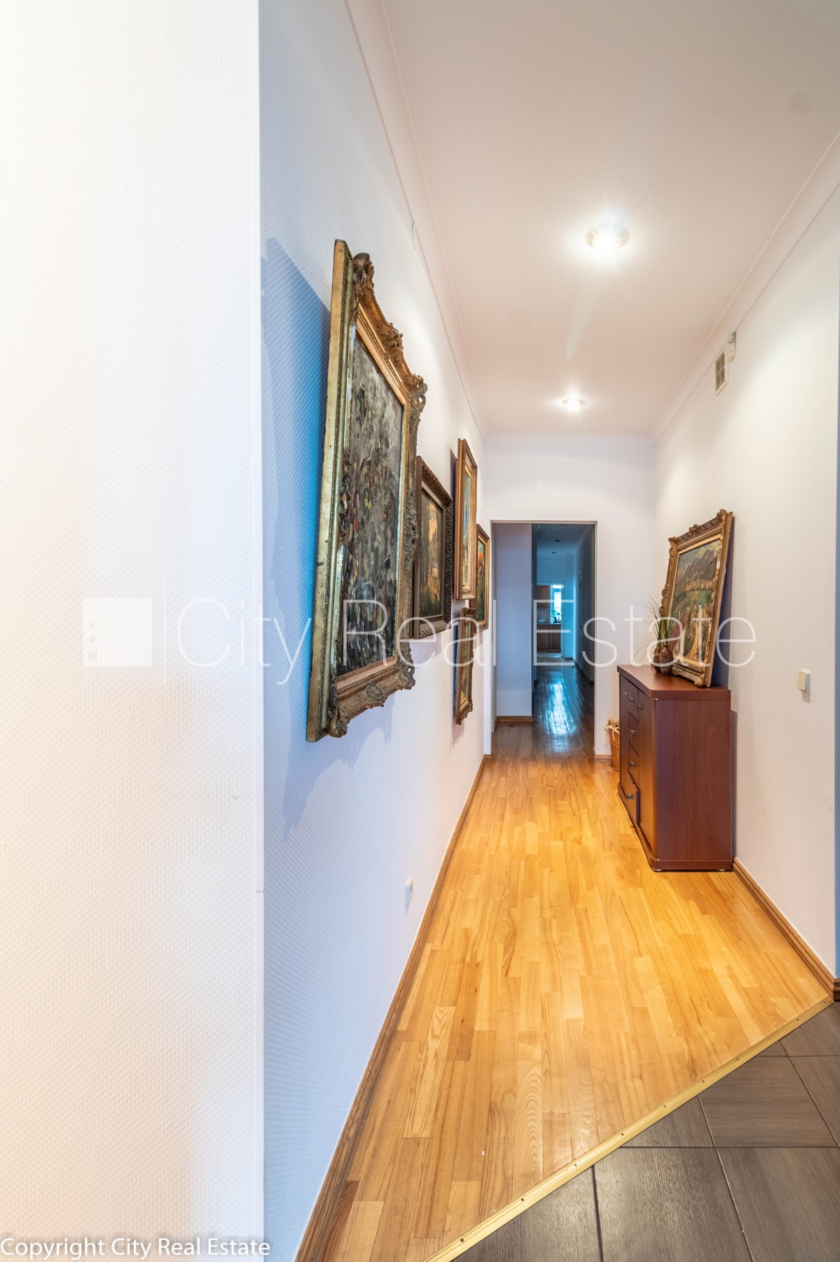 Sludinājumi. Fasādes māja, renovēta māja, ķieģeļu mūra sienas, fasāde ar dekoratīvo apmetumu, labiekārtota Cena: 398000 EUR Foto #8