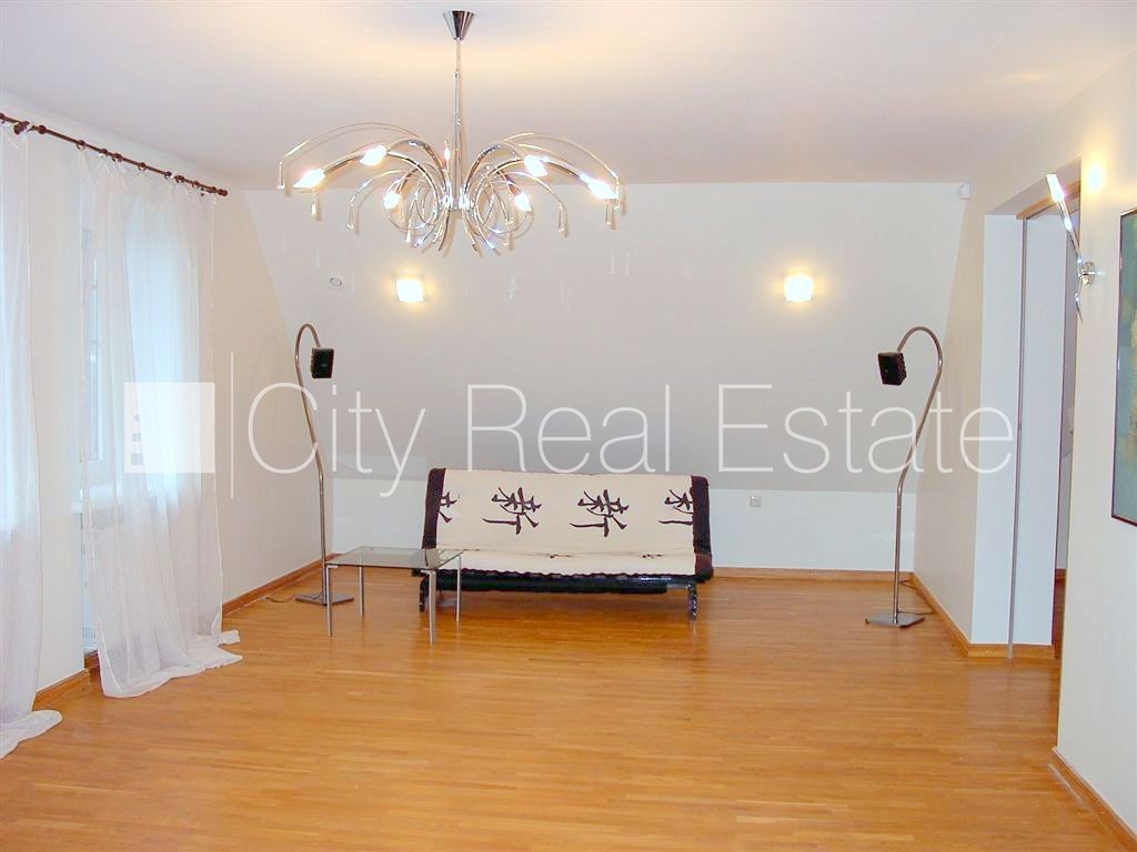 Sludinājumi. Privātmāja, jaunceltne, labiekārtota apzaļumota teritorija, bruģēts piebraucamais ceļš, teritorijas Cena: 2200 EUR/mēn Foto #12