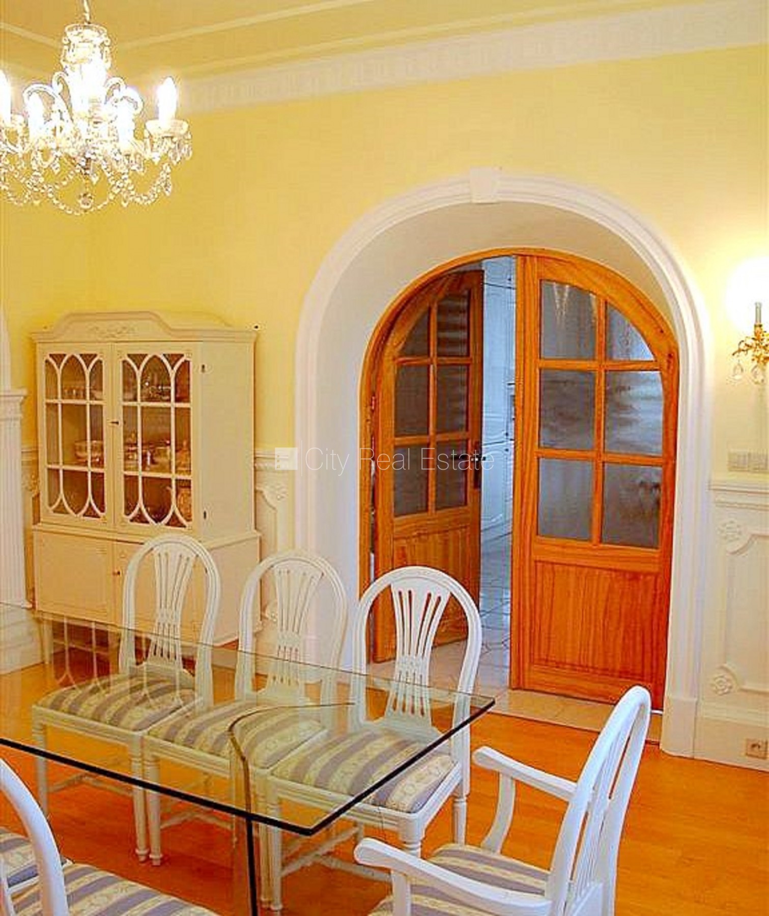 Sludinājumi. Privātmāja, jaunceltne, labiekārtota apzaļumota teritorija, bruģēts piebraucamais ceļš, teritorijas Cena: 2200 EUR/mēn Foto #6