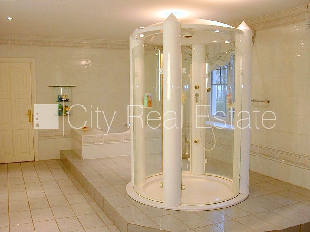 Sludinājumi. Privātmāja, jaunceltne, labiekārtota apzaļumota teritorija, bruģēts piebraucamais ceļš, teritorijas Cena: 2200 EUR/mēn Foto #15