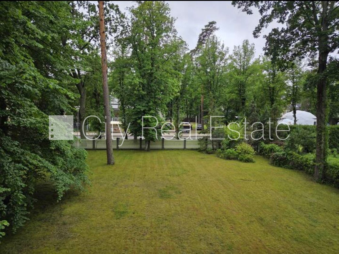 Sludinājumi. Labiekārtota apzaļumota teritorija, teritorijas iebrauktuves vārti aprīkoti ar automatizētu Cena: 3850 EUR/mēn Foto #14